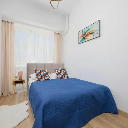 With Two Bedrooms Near The Metro In By Renters Апартаменты *