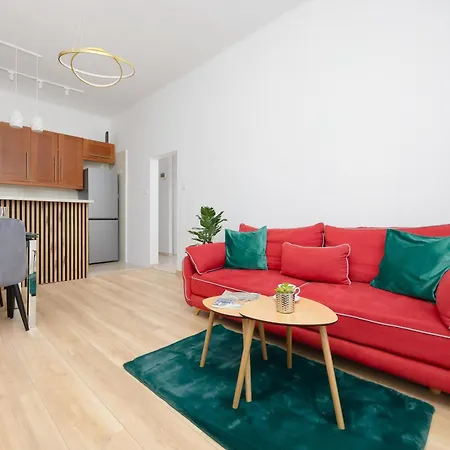 With Two Bedrooms Near The Metro In By Renters Апартаменты Варшава