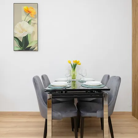 With Two Bedrooms Near The Metro In By Renters Варшава