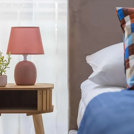With Two Bedrooms Near The Metro In By Renters Апартаменты Варшава