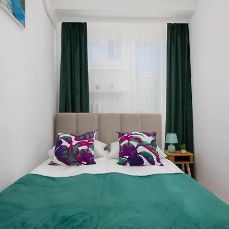 Apartman With Two Bedrooms Near The Metro In By Renters