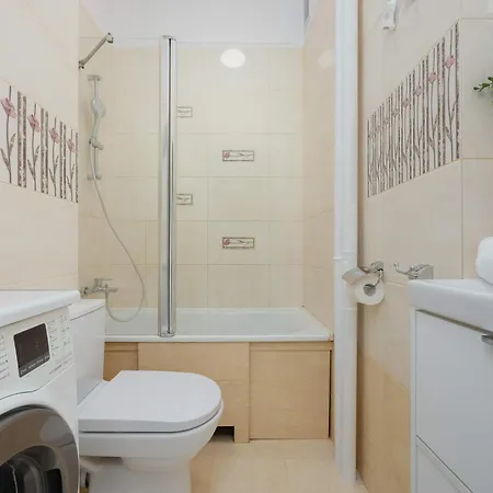 With Two Bedrooms Near The Metro In By Renters